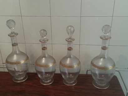 Ensemble de verres sur pied en cristal avec...