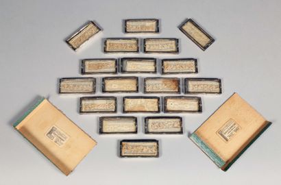 Suite de 18 porte-couteaux en argent Minerve...