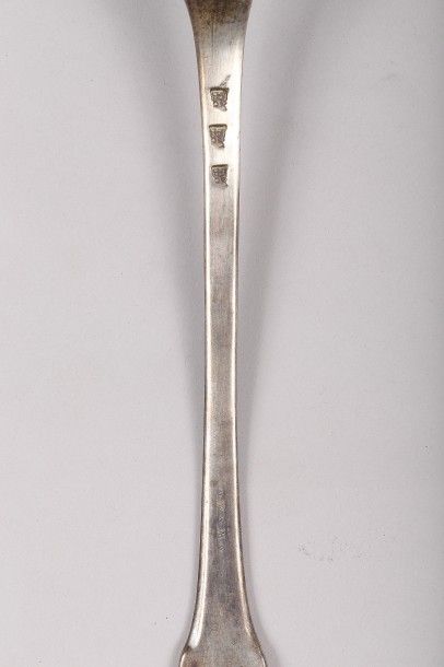 Louche en argent uniplat, poinçons de Maître...