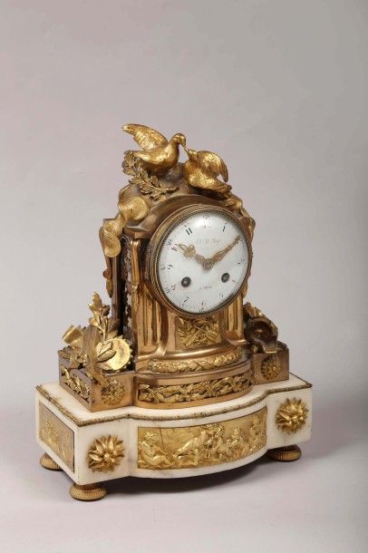 Une pendule de bureau
L'Amour triomphant...