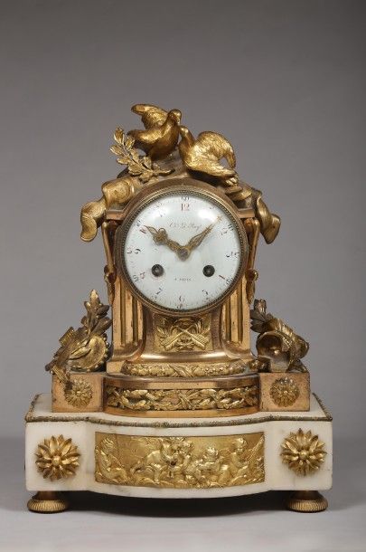 Une pendule de bureau
L'Amour triomphant...