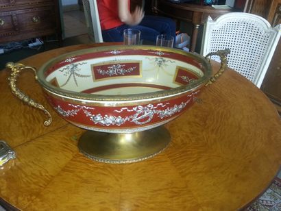 Grande coupe ovale et urne décoratives en...