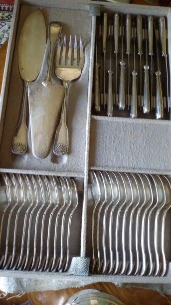 CHRISTOFLE
Partie de ménagère en métal argenté,...