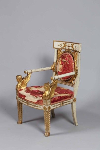 Rare fauteuil d'apparat aux chimères ailées...