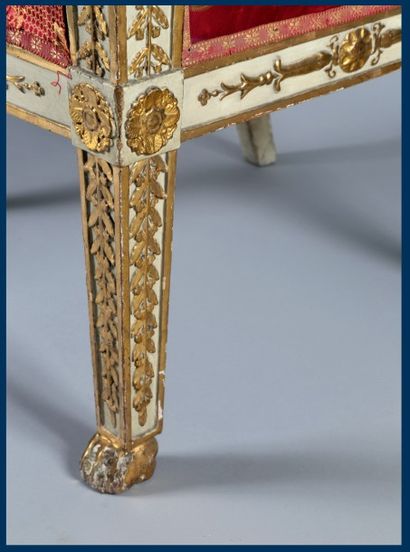 Rare fauteuil d'apparat aux chimères ailées...