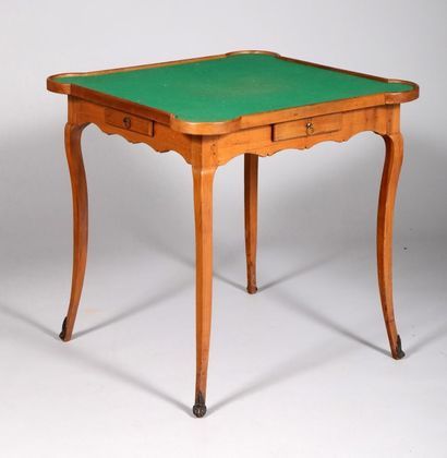 *Table à jeu ouverte, 4 pieds cambrés entés,...