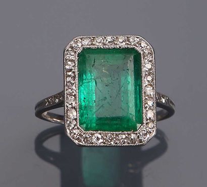 Bague en or blanc 18K (750°/00) et platine...