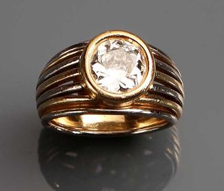 Bague à motif de brins ajourés en or deux...
