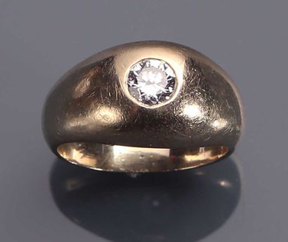 Bague chevalière en or jaune 18 K (750°/00)...