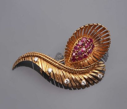 Broche en or jaune 18K (750°/00) formant...