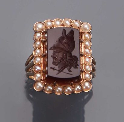 Bague en or jaune 18K (750°/00) ornée d'une...