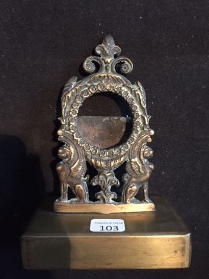 Porte-montre, Griffons et fleur-de-lys en...