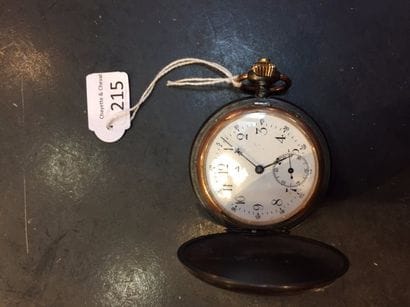 Montre savonnette à ancre en acier noirci....