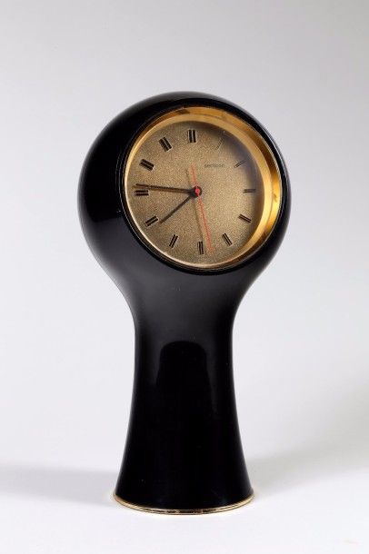 Horloge de bureau électro-mécanique signé...