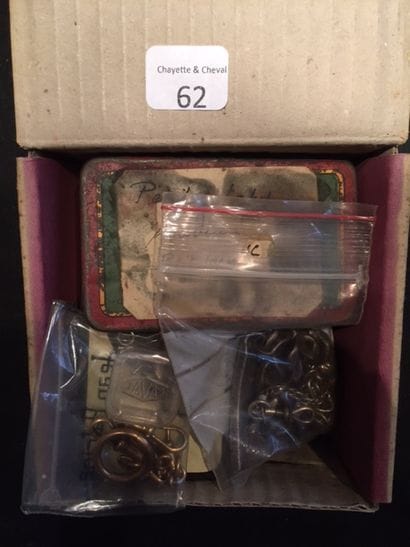 Important lot de fournitures pour montres...