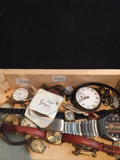 Une montre de poche en agent, une montre...