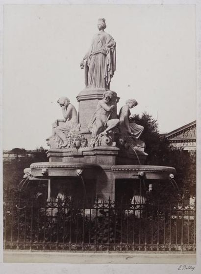 Baldus et Fescourt
Trois vues de la fontaine...