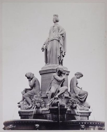 Baldus et Fescourt
Trois vues de la fontaine...
