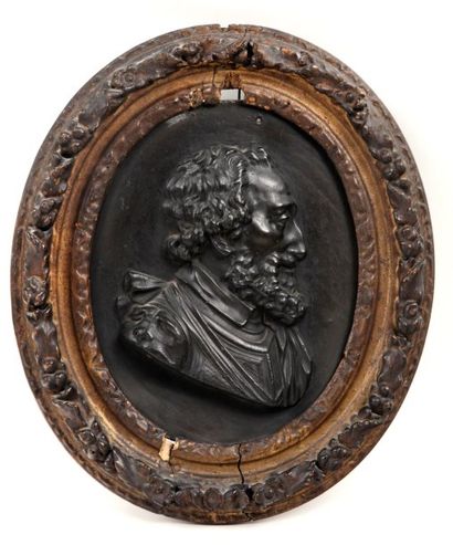 Médaillon en bronze ovale. Henry IV. 22 x...