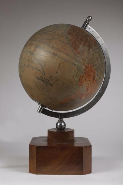 Globe terrestre à illumination électrique...