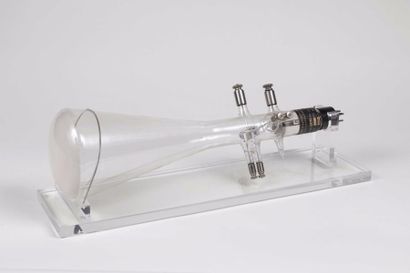 Tube cathodique signée 'Laboratorium Manfred...