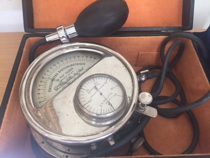 Oscillomètre sphygmomètre de Professeur Pachon...
