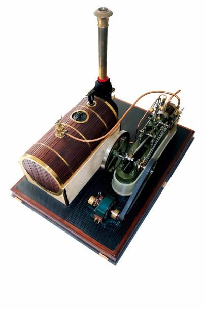 Grande maquette de moteur à vapeur horizontale...