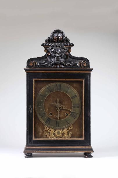 Horloge 'religieuse' à sonnerie au passage...