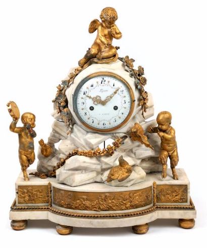 Pendule de cheminée à sonnerie au passage...