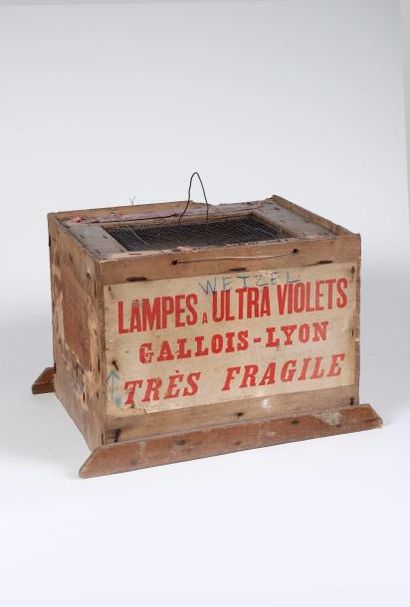 Une chambre haute température et une lampe...