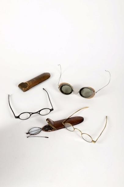 Quatre paires de lunettes du XIXe siècle...