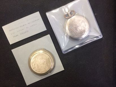 Deux prototypes de dessins pour boîtes de...