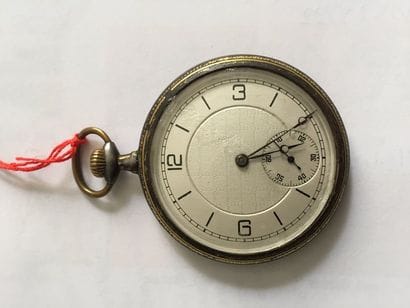 Montre à ancre en acier noirci, le fond avec...