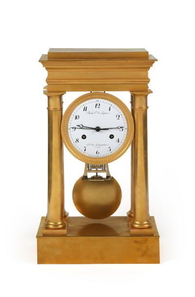 Pendule portique en bronze doré signé 'Boulu...