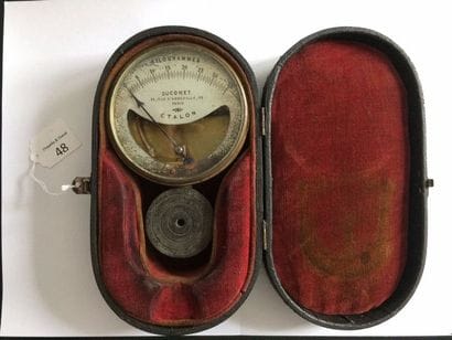 Etalon de pression (pour machine à vapeur?),...