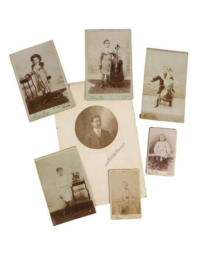 MARECHAL, enfant. Ensemble de onze photos...