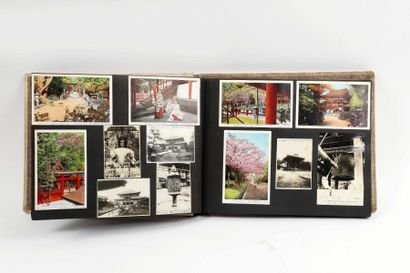 [VOYAGES]. Album avec couverture en toile...