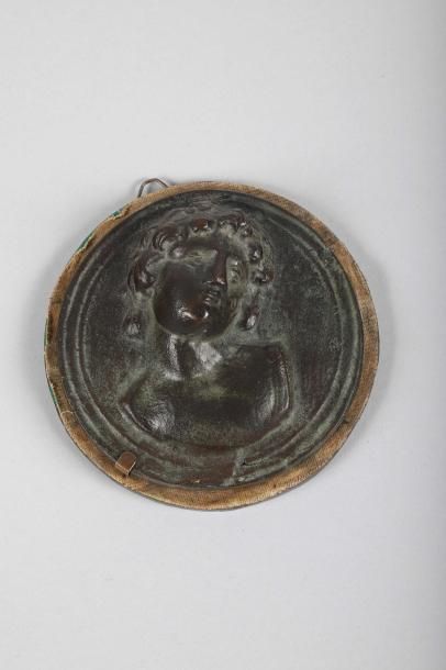 École du XIXe siècle
Un médaillon en bronze...