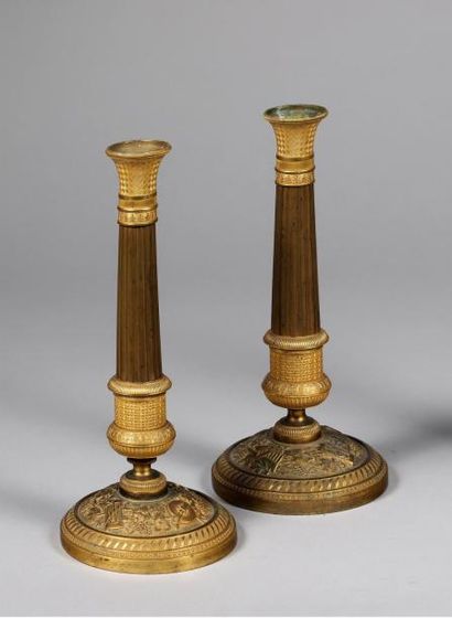H.30 cm - D. 13, 5 cm. Paire de flambeaux...