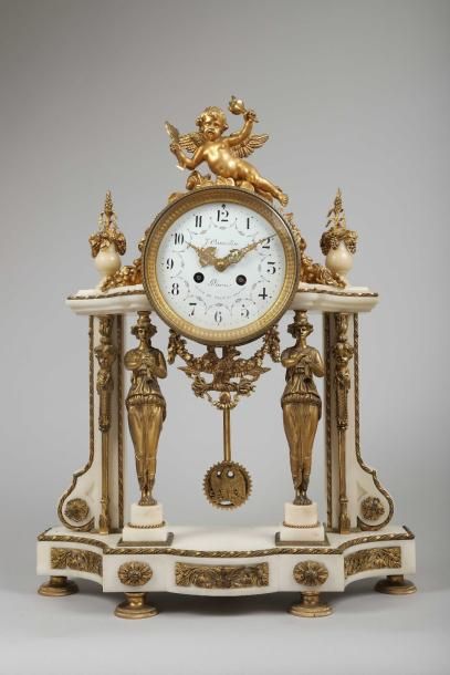 Pendule de cheminée signée 