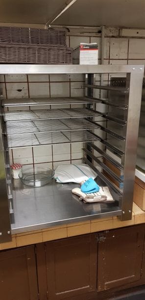 Un rack alu à 8 plateaux.