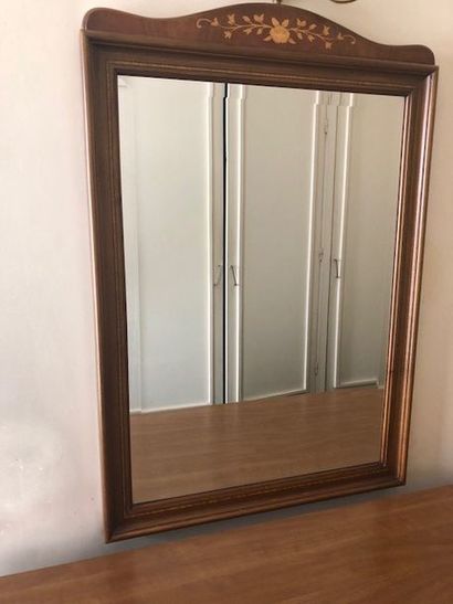 Miroirs.
70 cm x 76 cm [total environ: 1]...