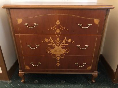 Commode.
50 cm x 93 cm [total environ: 3...