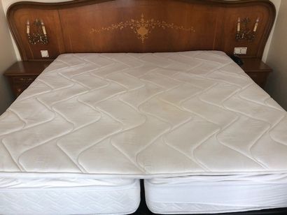 Surmatelas.
140 cm x 190 cm [total environ:...