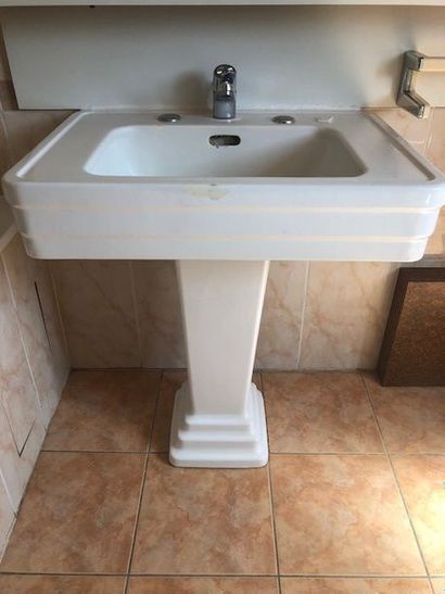 SALLE DE BAIN Vasques.
Doubles [total environ:...