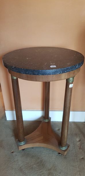 Ensemble de 4 petites tables : 76 x 45 x...