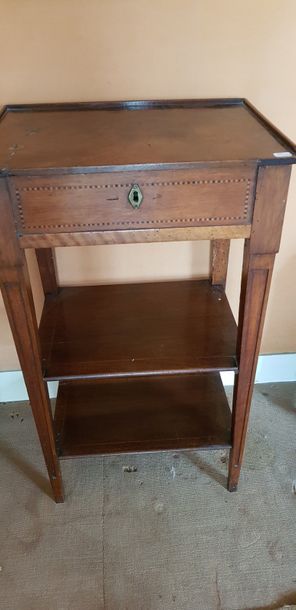 Ensemble de 4 petites tables : 76 x 45 x...