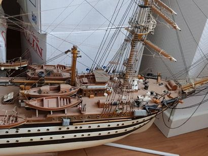 Maquette de bâteau 3 mâts (coque blanche)....