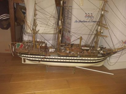 Maquette de bâteau 3 mâts (coque blanche)....