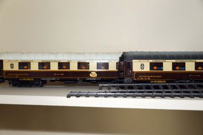 ELETTREN (Italie) 

Deux wagons de train...